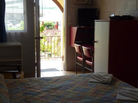Innisfail City Motel - Holiday Adelaide 4