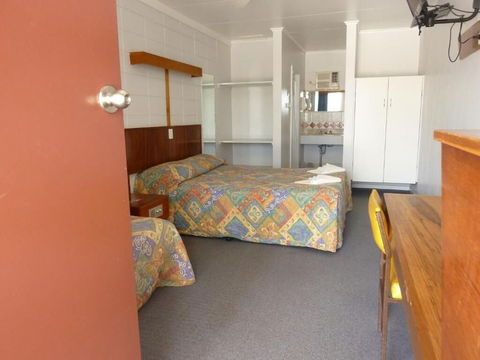 Innisfail City Motel - Holiday Adelaide 6