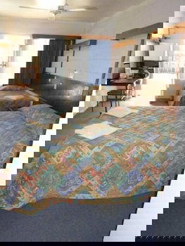 Innisfail City Motel - Holiday Adelaide 1