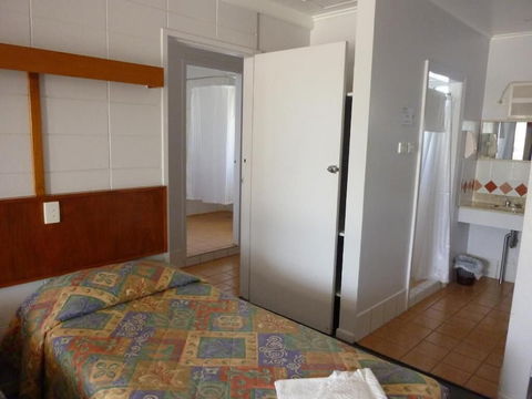 Innisfail City Motel - Holiday Adelaide 5