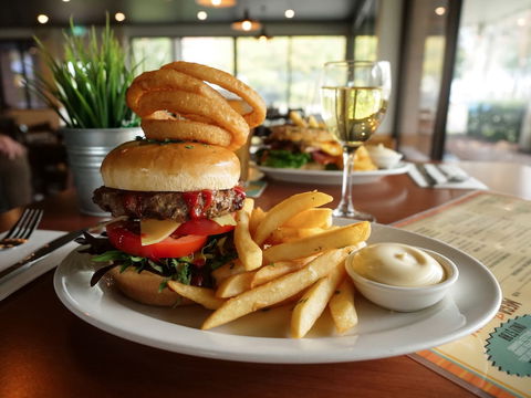 Bribie Island Hotel - Holiday Adelaide 5