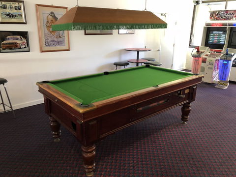 Bribie Island Hotel - Holiday Adelaide 4