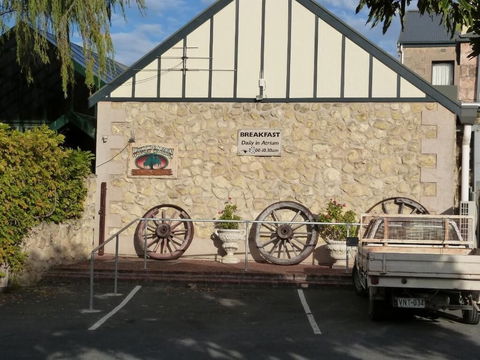 Naracoorte Hotel Motel - Holiday Adelaide 1