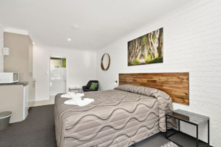 Beachmere QLD Holiday Adelaide
