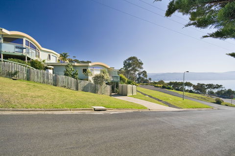 PierView Apartments - Holiday Adelaide 0