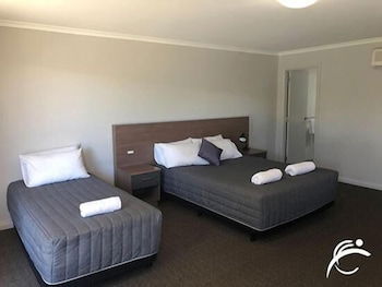 Coro Club Motel - Holiday Adelaide 3