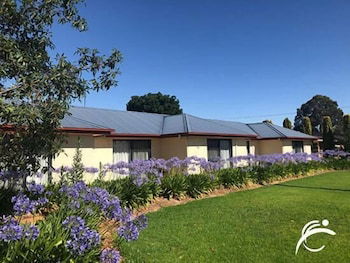 Coro Club Motel - Holiday Adelaide 0