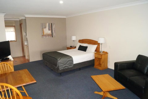 Asters On James Motor Inn - Holiday Adelaide 6