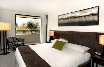 May Park Executive Apartments - Holiday Adelaide 4