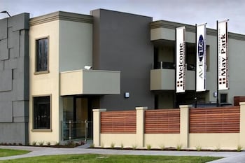 May Park Executive Apartments - Holiday Adelaide 1