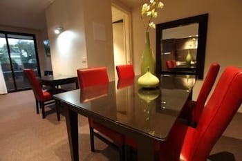 May Park Executive Apartments - Holiday Adelaide 6