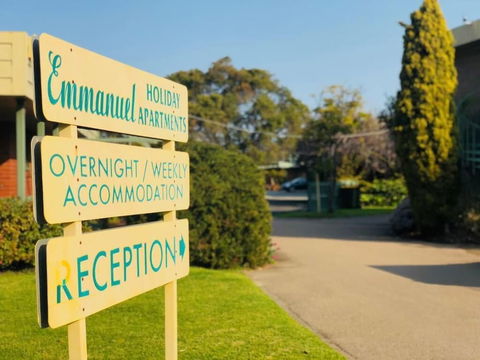 Emmanuel Holiday Apartments - Holiday Adelaide 4