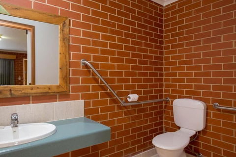 Yackandandah Motor Inn - Holiday Adelaide 3