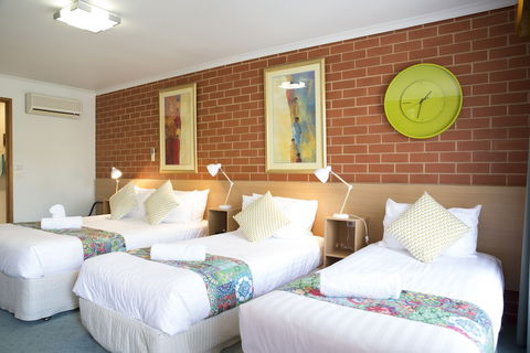 Yackandandah Motor Inn - Holiday Adelaide 4