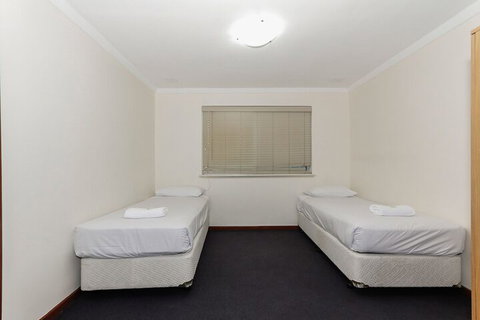 Burswood Lodge Apartments - Holiday Adelaide 2