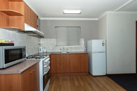 Burswood Lodge Apartments - Holiday Adelaide 7