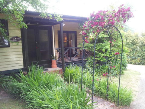 Leafield Cottages - Holiday Adelaide 2