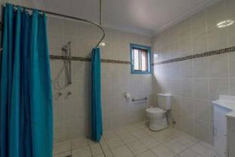 CBD Accommodation Tamworth - Holiday Adelaide 0