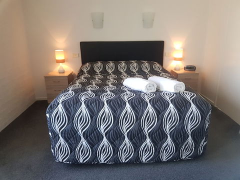 Bayview Apartments Merimbula - Holiday Adelaide 3