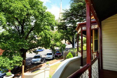 Cobb & Co House - Holiday Adelaide 7