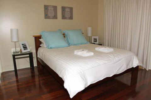 Five Clematis Views - Holiday Adelaide 4