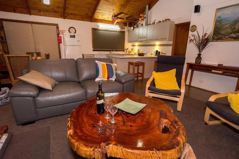 Ellimata Holiday Cottage - Holiday Adelaide 3