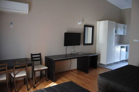 Airlie House Motor Inn - Holiday Adelaide 5