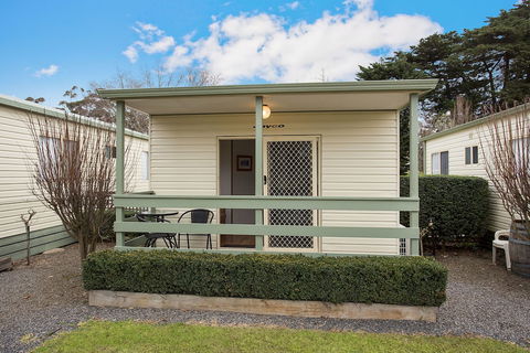 Lake Hamilton Motor Village & Caravan Park - Holiday Adelaide 1