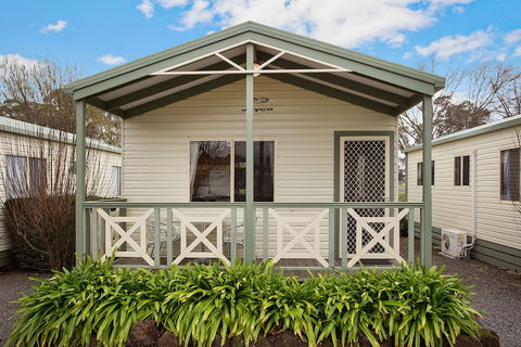 Lake Hamilton Motor Village & Caravan Park - Holiday Adelaide 2