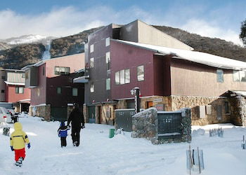 Aspen Creek 3 - Holiday Adelaide 0