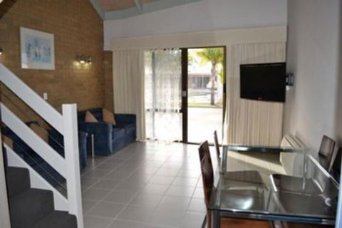 Lake Edge Resort - Holiday Adelaide 7