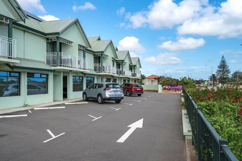 Geraldton Motor Inn - Holiday Adelaide 1