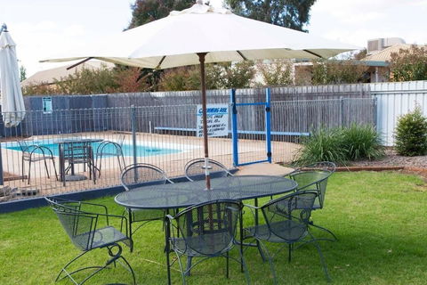 A-line Motel - Holiday Adelaide 1
