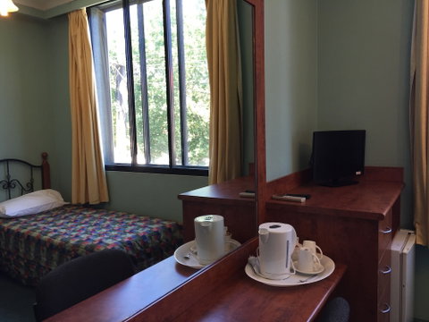 Harp Hotel - Holiday Adelaide 0