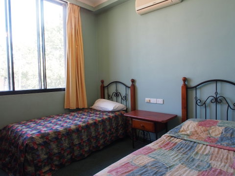 Harp Hotel - Holiday Adelaide 1