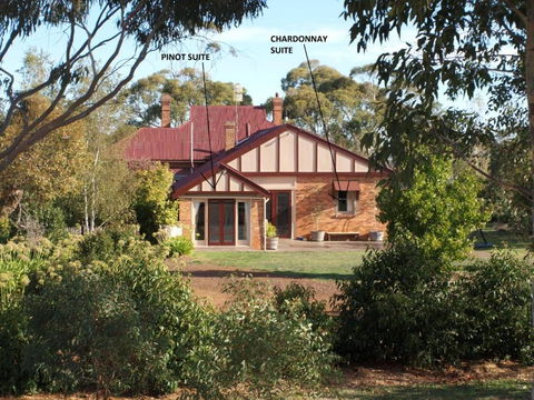 Pierrepoint Accommodation - Holiday Adelaide 1
