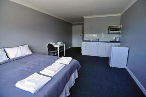 Bribie Island Square - Holiday Adelaide 4