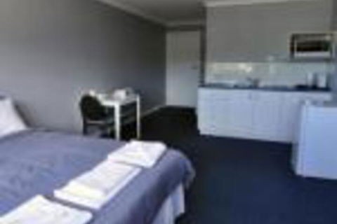 Bribie Island Square - Holiday Adelaide 0