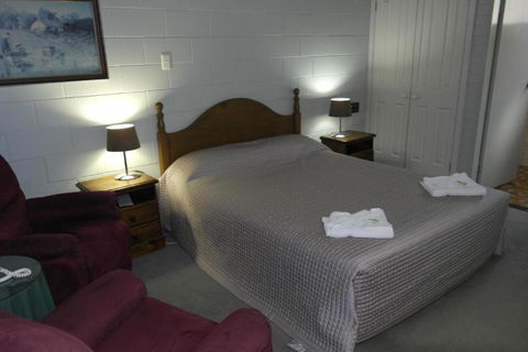 Robertson Country Motel - Holiday Adelaide 1
