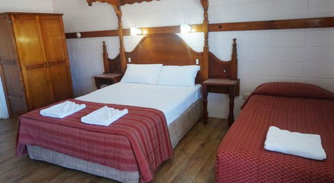Yongala Lodge By The Strand - Holiday Adelaide 3