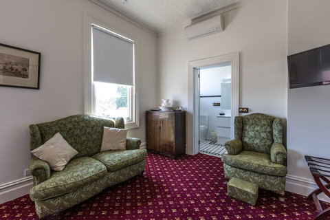 Corner Hotel Alexandra - Holiday Adelaide 6