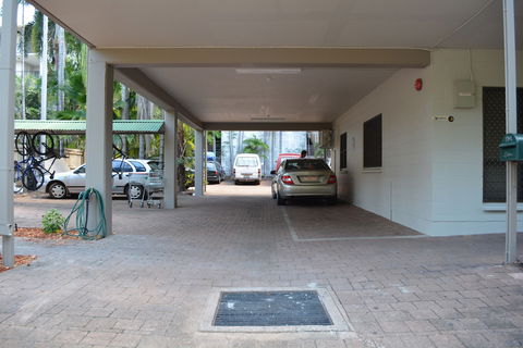 Frogshollow Backpackers - Holiday Adelaide 1