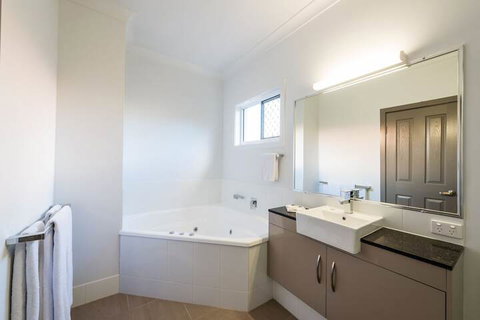 Athena Motel Apartments - Holiday Adelaide 4