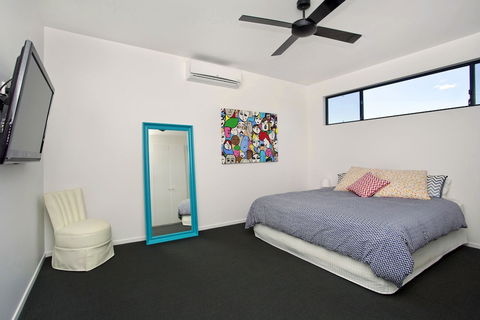 Zebula Gloucester - Holiday Adelaide 4