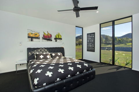 Zebula Gloucester - Holiday Adelaide 5