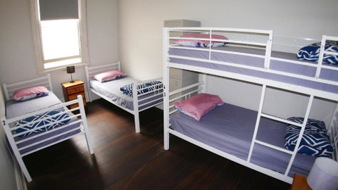 Geraldton Backpackers - Holiday Adelaide 2