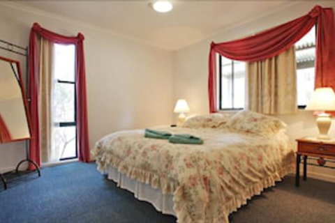 Serenity Grove - Holiday Adelaide 2