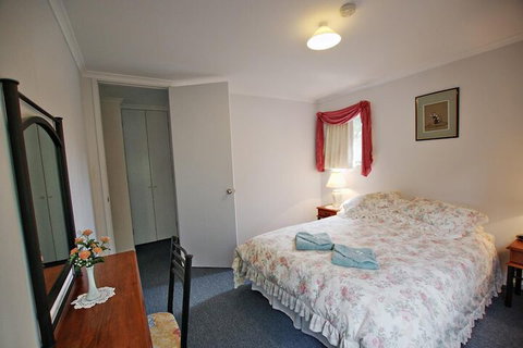 Serenity Grove - Holiday Adelaide 6