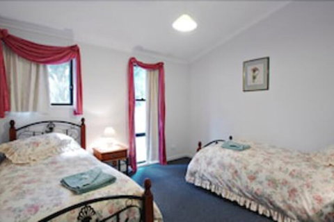 Serenity Grove - Holiday Adelaide 4