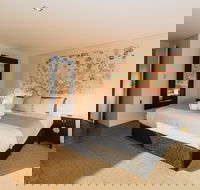 The Roozen Residence - Holiday Adelaide